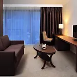 نوكس فندق 4*