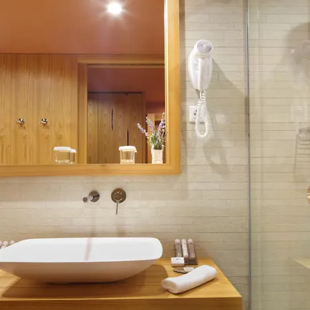Nox Hotel 4*