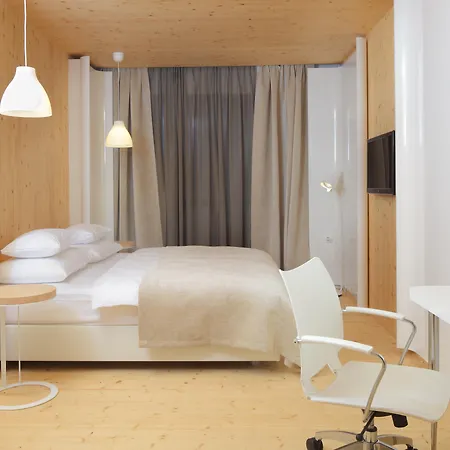 Nox Hotel 4*