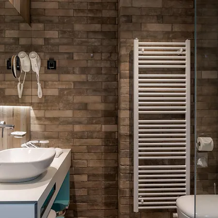 Nox Hotel 4*
